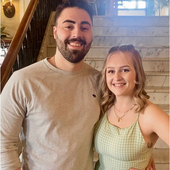 Meet your Posher, Olivia - Picture 1 of 5